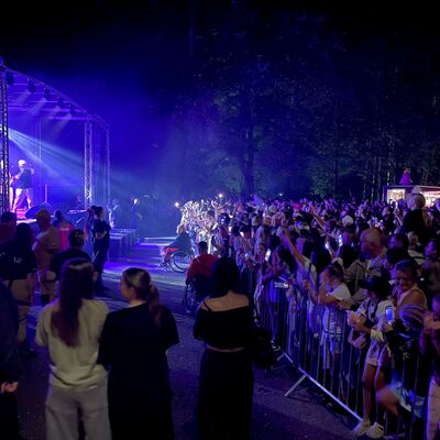 Bild vergr��ern: Auch in der polnischen Partnergemeinde wird am Heimatfest ordentlich gefeiert und getanzt.