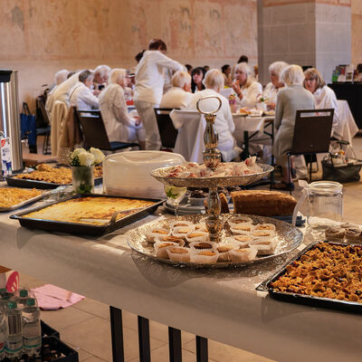 Bild vergr��ern: Ein reichhaltiges Buffet.