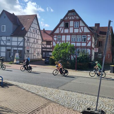 Bild vergr��ern: N�chster Halt: Helsa.