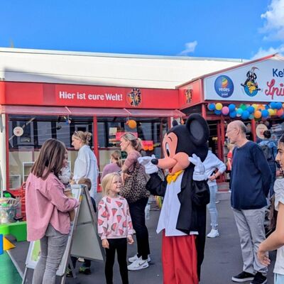 Bild vergr&ouml;&szlig;ern: Mickey Mouse begeistert vor Kellner's Spielewelt.