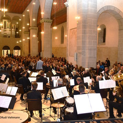 Bild vergr��ern: Tobias Vogt f�hrte die Zuh�rer durch das Programm.