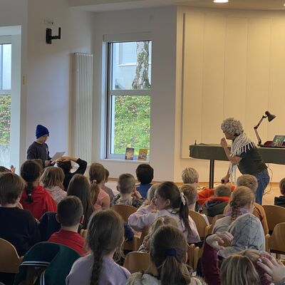 Bild vergr��ern: Auch die Kinder wurden in die Handlung miteinbezogen.