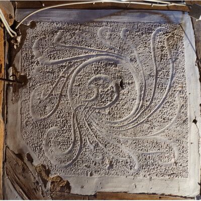 Bild vergr��ern: Der Hessische Kratzputz, der seit 2016 als UNESCO Immatrielles Weltkulturerbe gilt, wurde bisher in der n�rdlichsten Verbreitung bis in die Region Gudensberg eingeordnet. Der Fund in Niederkaufungen erweitert nun die Region um das n�rdliche Hessen.