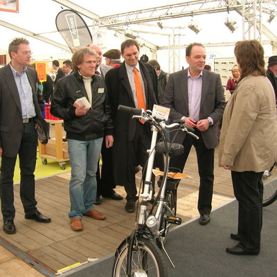 Bild vergr&ouml;&szlig;ern: Stehender Festzug Papierfabrik (17)