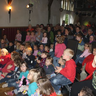 Bild vergr&ouml;&szlig;ern: Alfred im Stroh (1)