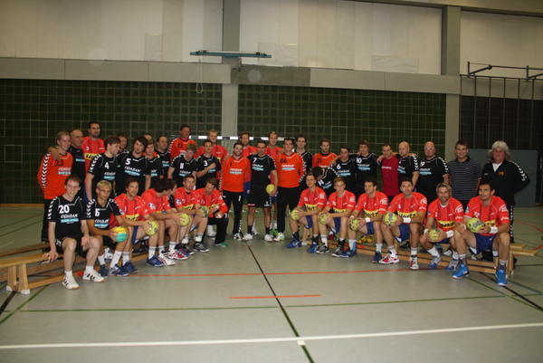 Bild vergr&ouml;&szlig;ern: Handballspiel