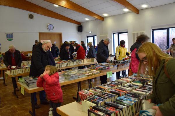Bild vergr&ouml;&szlig;ern: B&uuml;cherflohmarkt