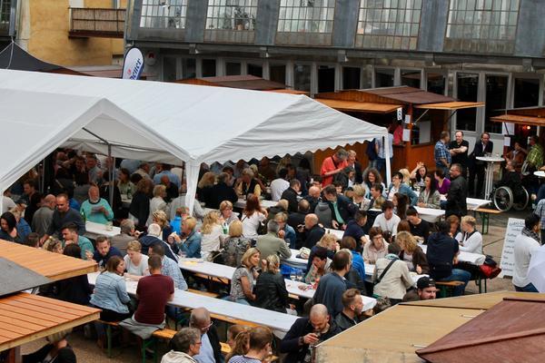 Bild vergr&ouml;&szlig;ern: Weinfest