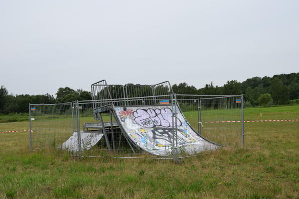 Bild vergr&ouml;&szlig;ern: Skater-Anlage