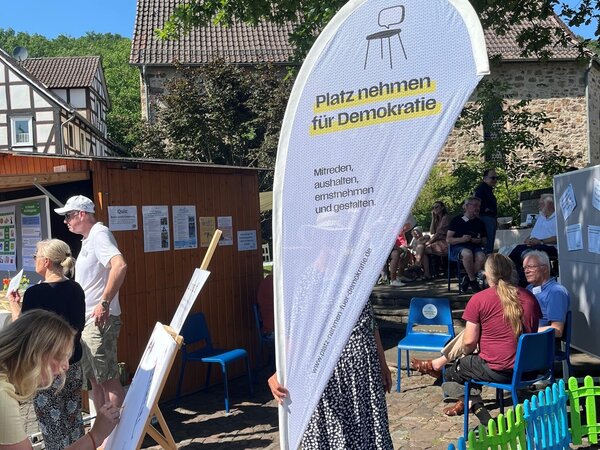 Platz nehmen für Demokratie Dorftage 2026