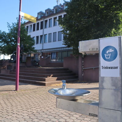 Bild vergr&ouml;&szlig;ern: Drei Trinkwasserstationen wurden als Maßnahme zur Klimaanpassung an zentralen Standorten in Ober- und Niederkaufungen errichtet.