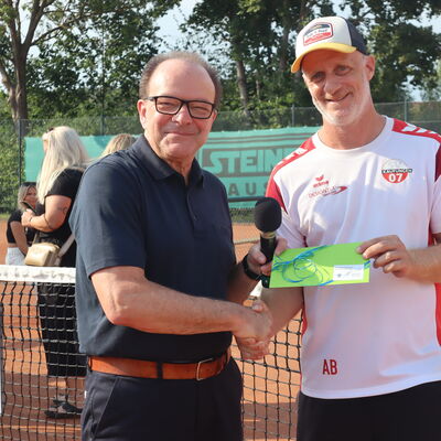 Bild vergr&ouml;&szlig;ern: 40 Jahre Tennissparte