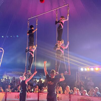 Bild vergr&ouml;&szlig;ern: Die Schülerinnen und Schüler der Ernst-Abbe-Schule zeigten ihr Können im Projektcircus Phantasia.