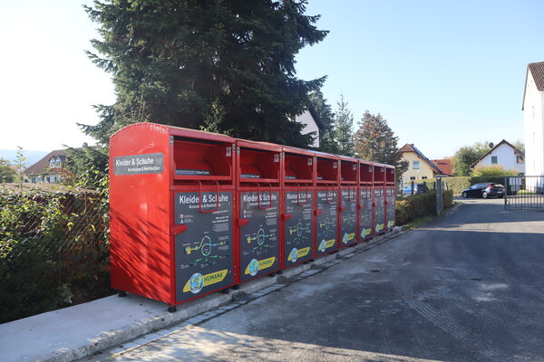 Bild vergr&ouml;&szlig;ern: Am Bauhof im Schoppenbergweg 12 stehen künftig acht Altkleidercontainer zur Verfügung.
