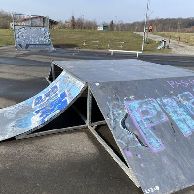 Bild vergr&ouml;&szlig;ern: Skater-Anlage
