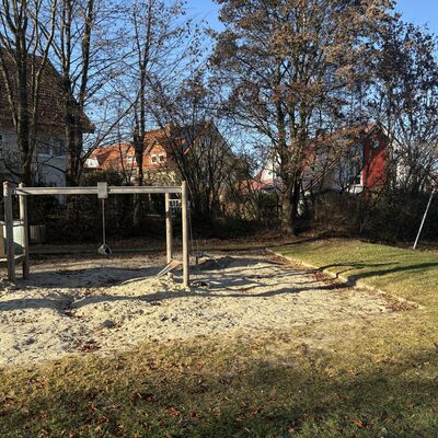 Bild vergr&ouml;&szlig;ern: Spielplatz Allendorfer Straße