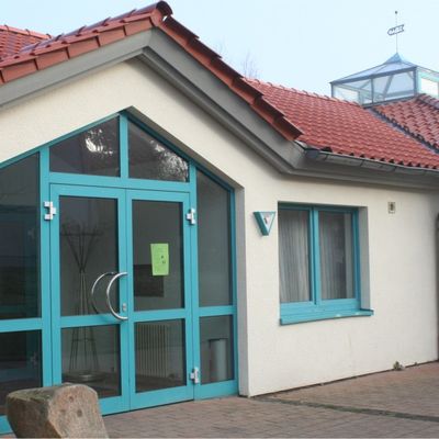 Bild vergr��ern: Dorfgemeinschaftshaus Aussen - Gemeindeeigene Geb�ude